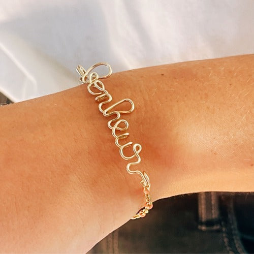 
                      
                        Women's personalized message chain bracelet
                      
                    